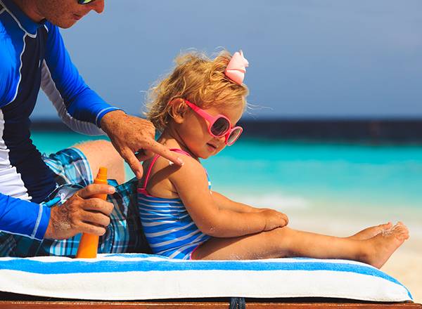 Napozási aranyszabályok szülőknek